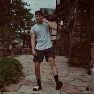 Meet your Posher, Aaron